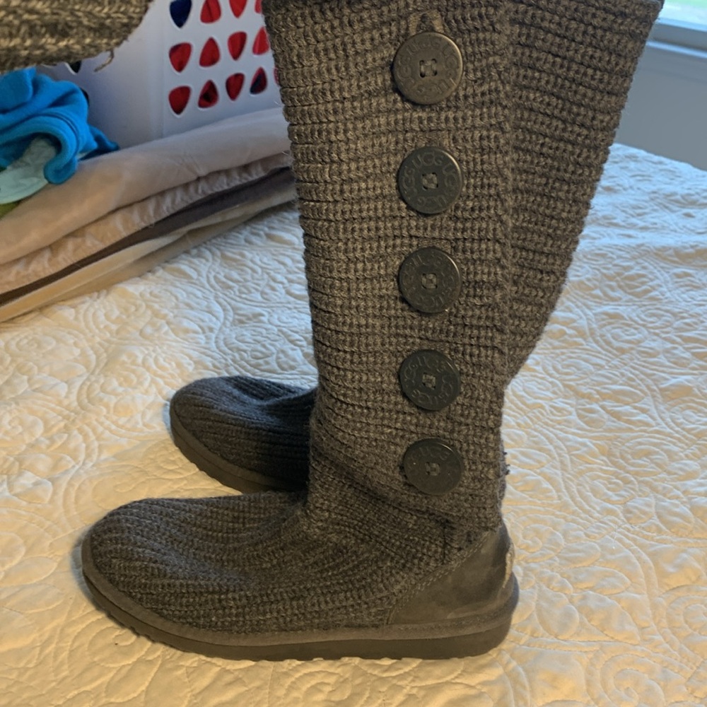 Classic cardy Uggs - Picture 5 of 13